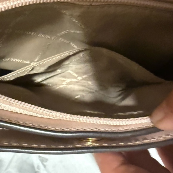 Michael Kors jet set with card holder pink and ivory Tan cross body - Picture 14 of 16